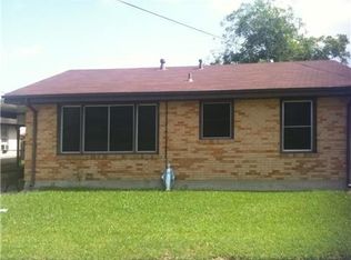 12 Maple St, Gretna, LA 70053