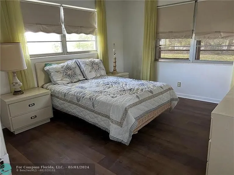 321 Newport Ct #V-unit 321 — Photo 12