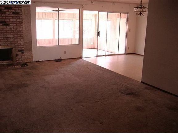 3rd image of 3500 Sanddollar Ct