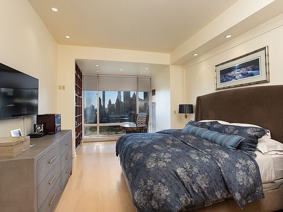 3rd image of 1 Central Park N #30-B