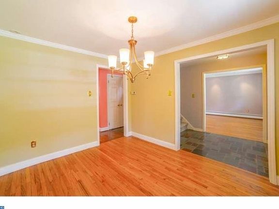 3rd image of 12 Saint Regis Dr