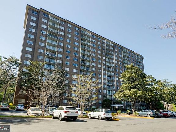 3rd image of 2059 Huntington Ave APT 506