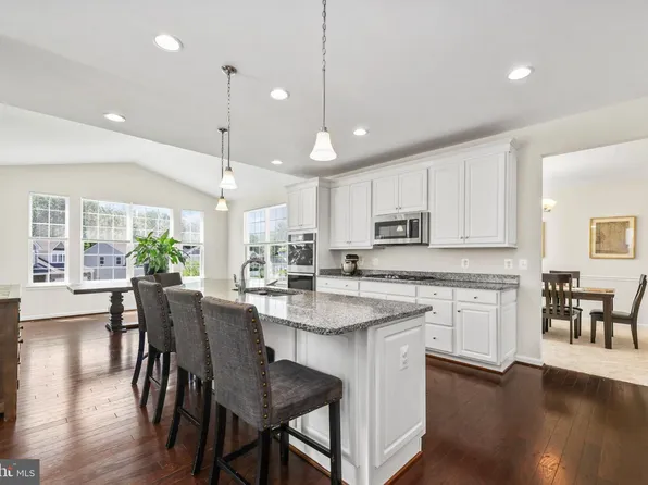 16183 Raptor Crest Ln, Woodbridge, VA 22193