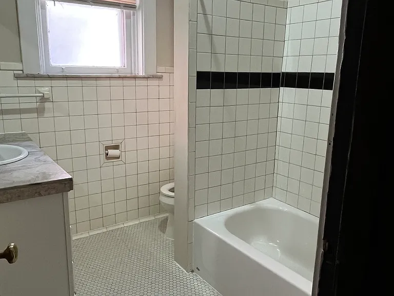 2410 Ashland Ave #1 — Photo 10