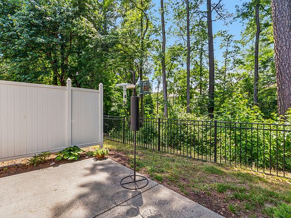 5th image of 7243 Racine Way