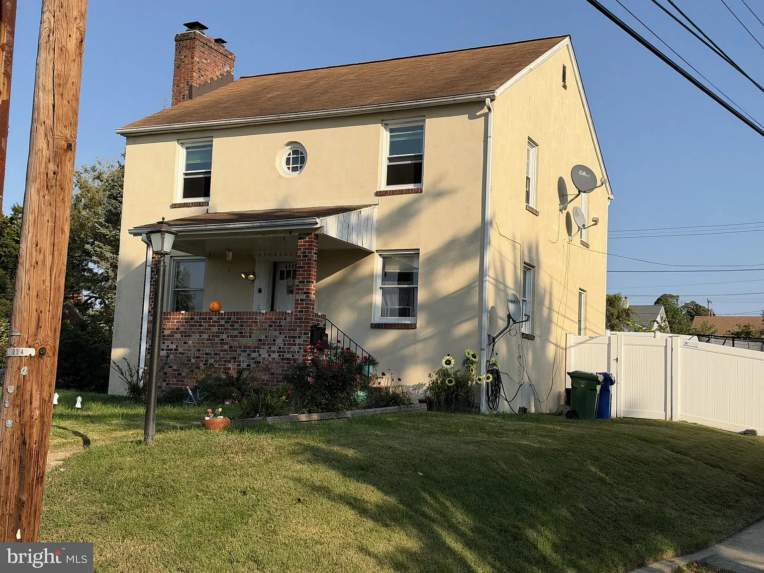 2 bed, 1.0 bath, 900 sqft, $2,000 — Photo 2