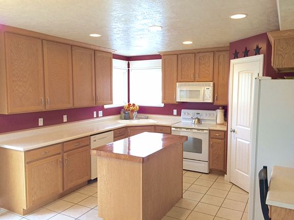 3rd image of 1319 S Meadow Run