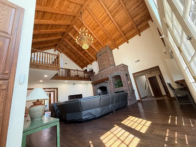 533 E Sierra Madre Ave — Photo 15