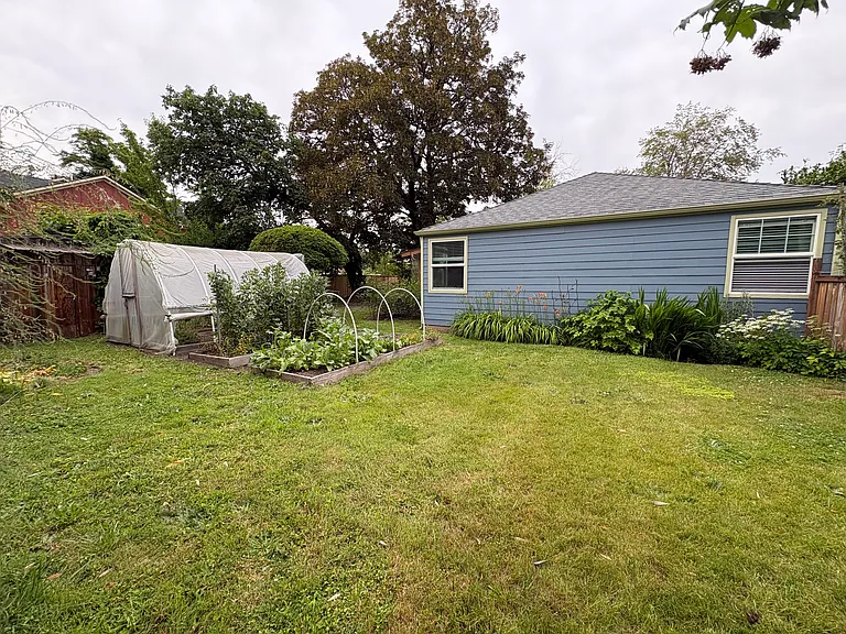 665 SE Vera Ave — Photo 21