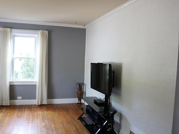 5th image of 505 S Stewart Ave