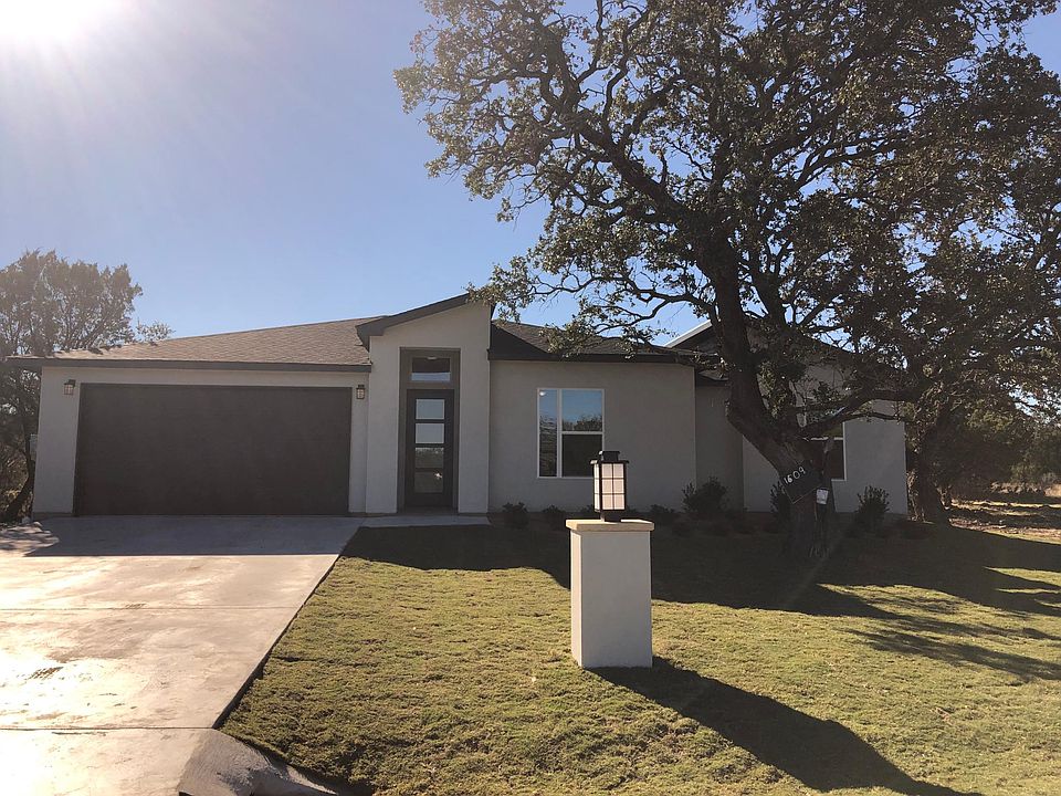 1609 White Tail, Horseshoe Bay, TX - New Build! Move-in ready! Blinds on all windows (installed after photos taken)!
