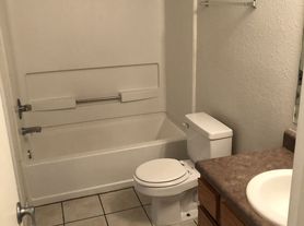 Country Club Apartments