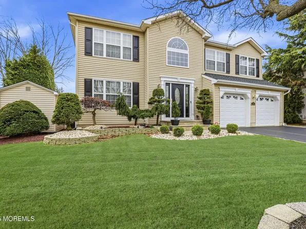 16 Diamond Lane, Howell, NJ 07731