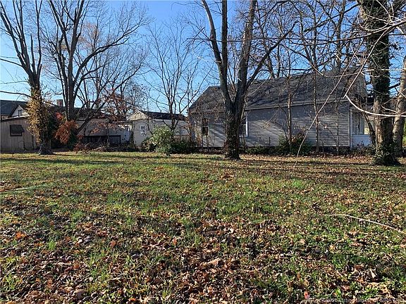 3rd image of 710 E Oak St