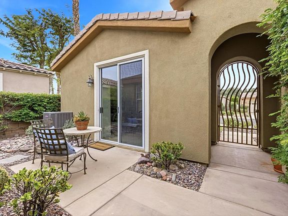 3rd image of 60440 Juniper Ln