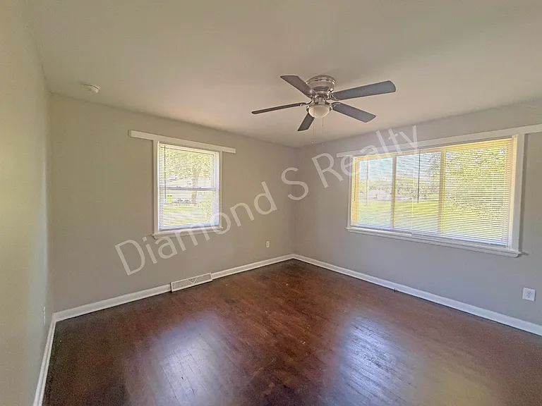 3209 E Gasconade St — Photo 14