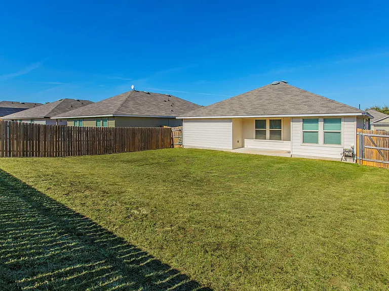 237 Poplin Ln — Photo 22