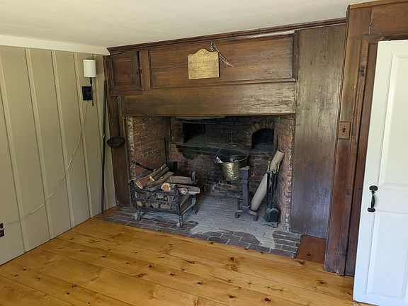 5th image of 46 Hammond St