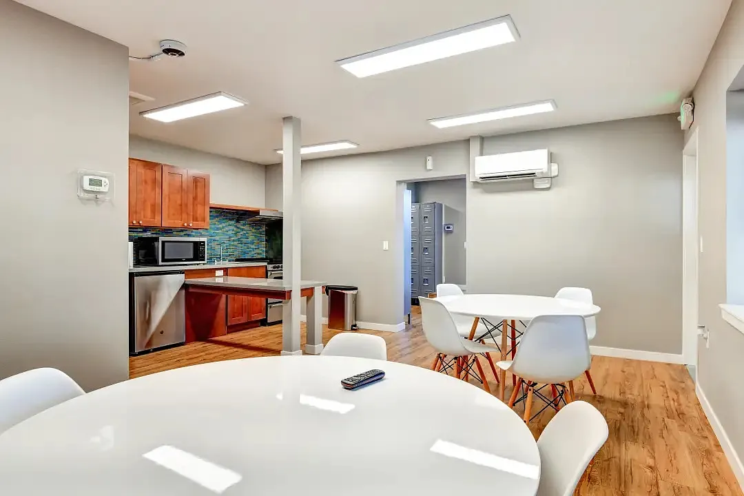 Renova Flats — Photo 4