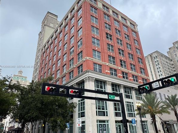 111 E Flagler St APT 304