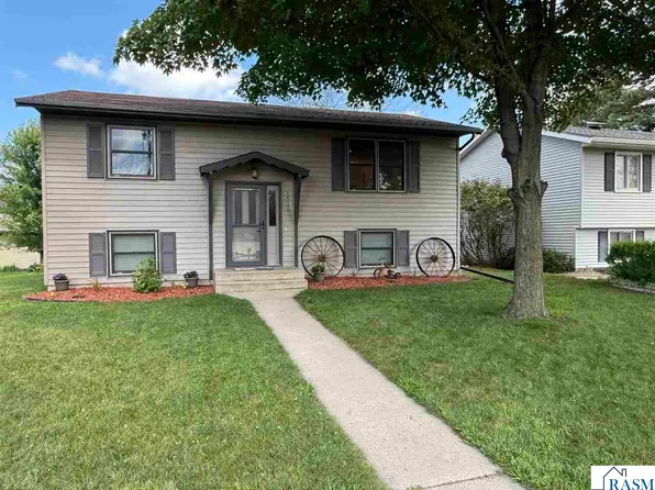 1511 S Valley St, New Ulm, MN 56073