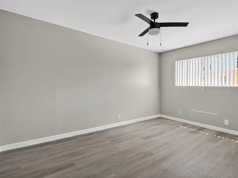 10442 Lampson Avenue — Photo 17