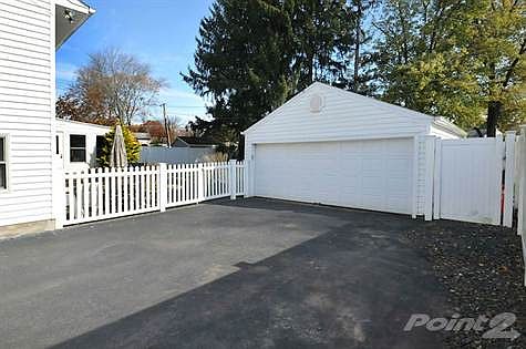 Huge 2 Car Detached Garage & Oversized Driveway