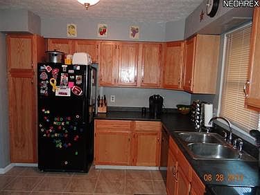 3rd image of 1029 Plymouth Dr