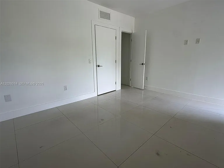 44 NW 10th Ave #3 — Photo 13