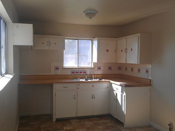 2nd image of 1535 W Byers Pl