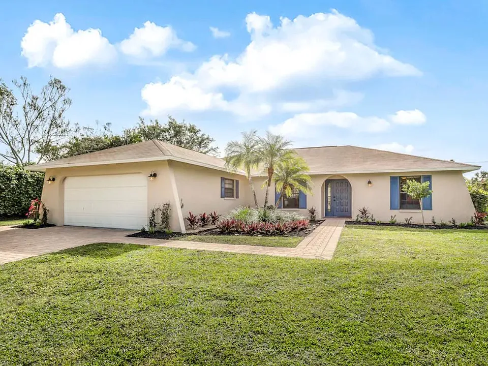 1228 Lastrada Ln
