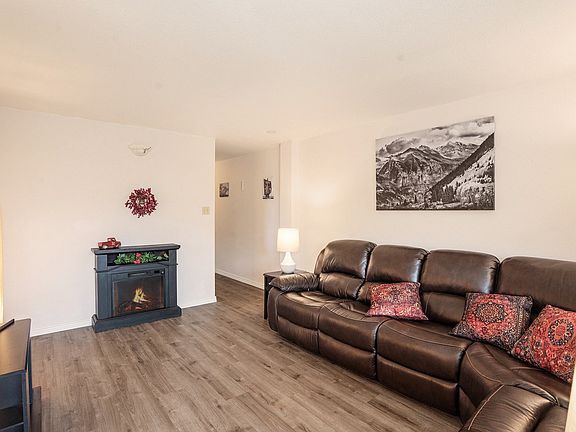 3rd image of 900 Saturn Dr APT 705
