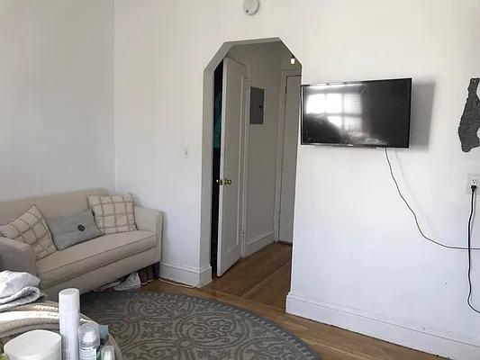 Rented by Array Property Group LLC  | media 9