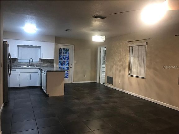 3rd image of 5338 Orange Ave