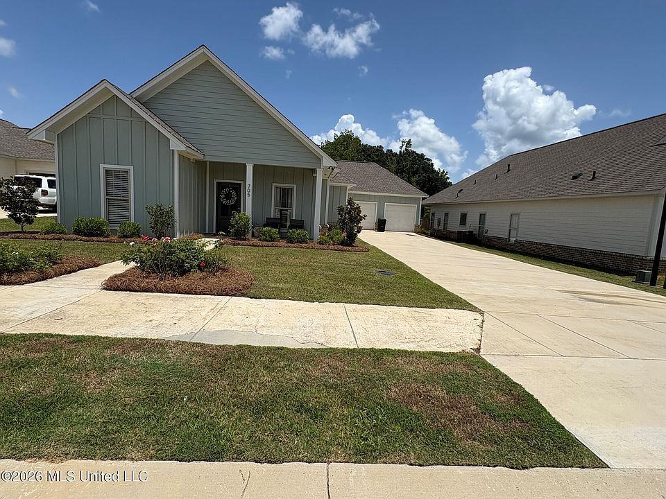 1st image of 705 Heartwood Ln