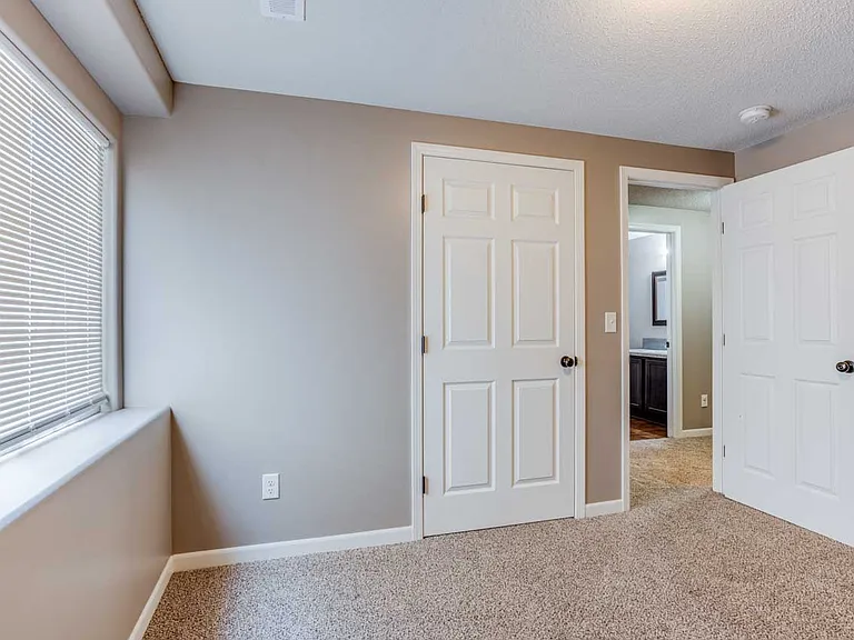 1054 E Karla Ct — Photo 24