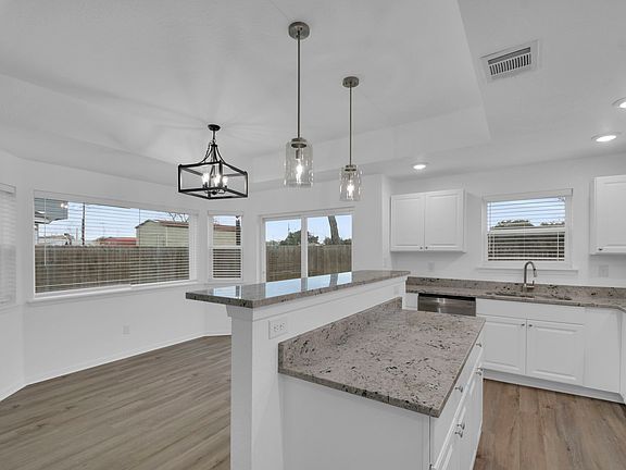 5th image of 1008 E Fannin St #1008