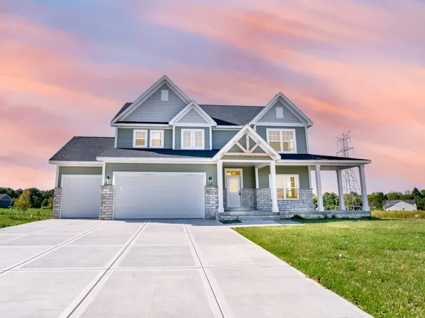 882 Farmview Dr, Valparaiso, IN 46383