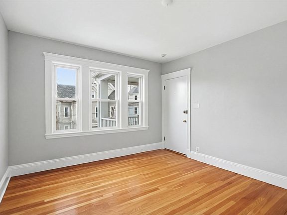 5th image of 15 Adelaide St #4