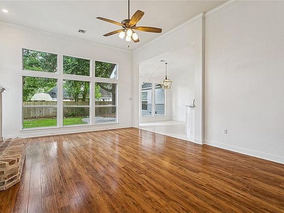 3rd image of 1332 S Ridge Dr
