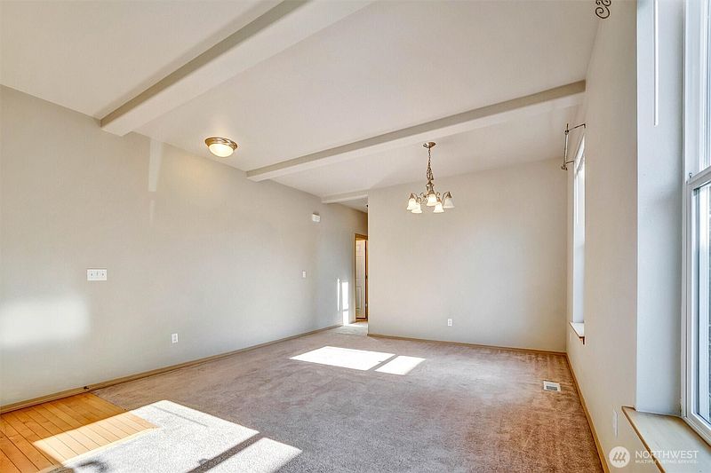 5th image of 2426 Stafford Way