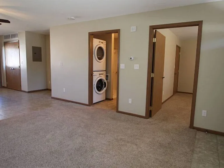 1811 E Elm St #2 — Photo 4
