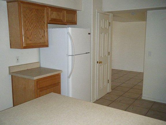 3rd image of 205 N PALM Court