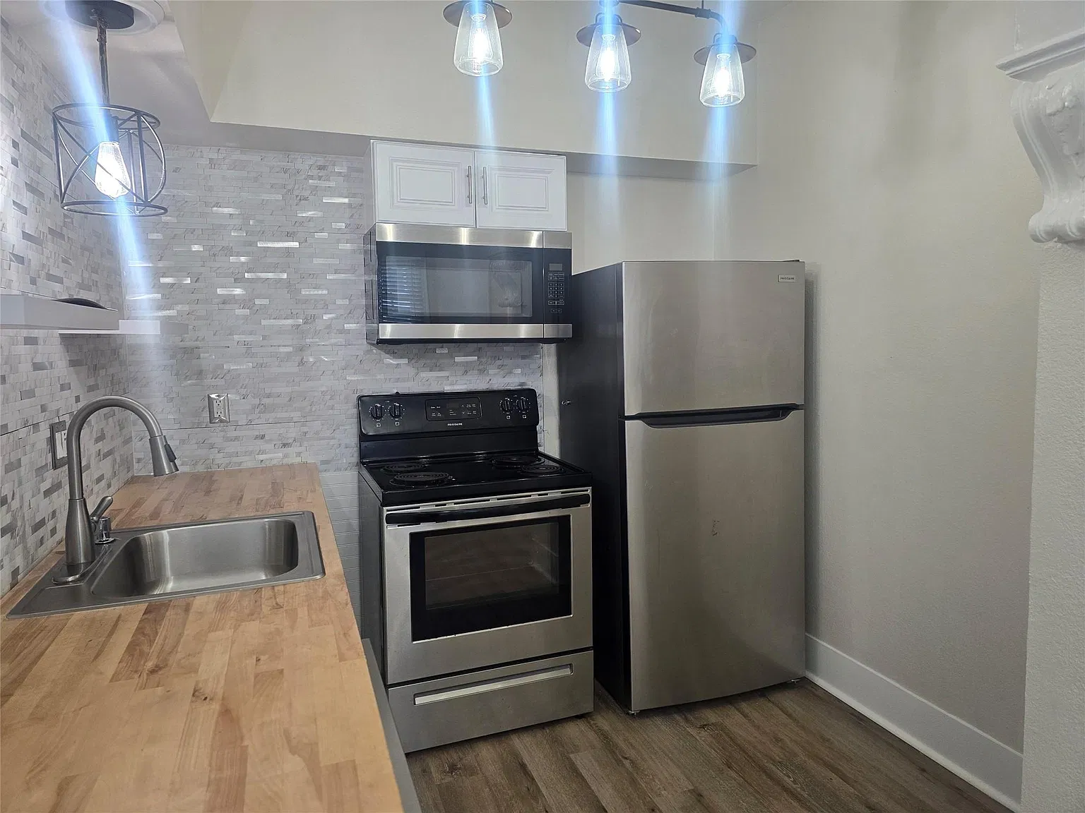 1 bed, 1.0 bath, 550 sqft, $900 — Photo 2