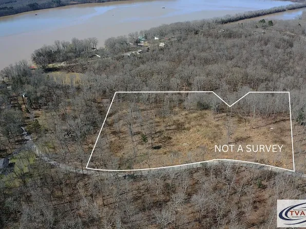 435 Cypress Creek Dr, Camden, TN 38320