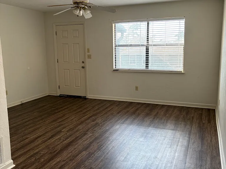 301 Dixie Dr #E2 — Photo 14