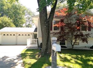 10 Southbridge Ct, Saint Peters, MO 63376