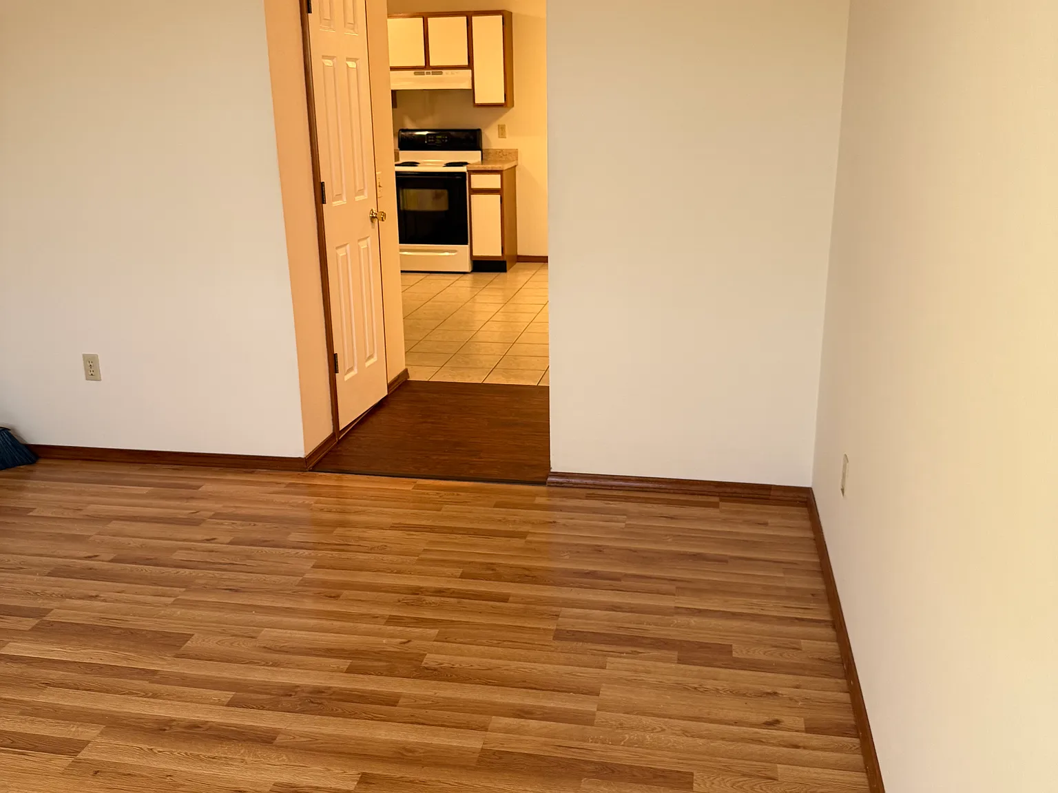 2 bed, 825 sqft, $1,050 — Photo 2