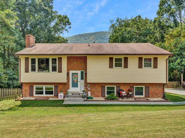 6 Daleview Dr, Daleville, VA 24083