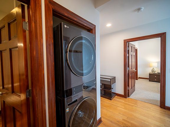 2nd image of 808 N Greenview Ave APT 4A